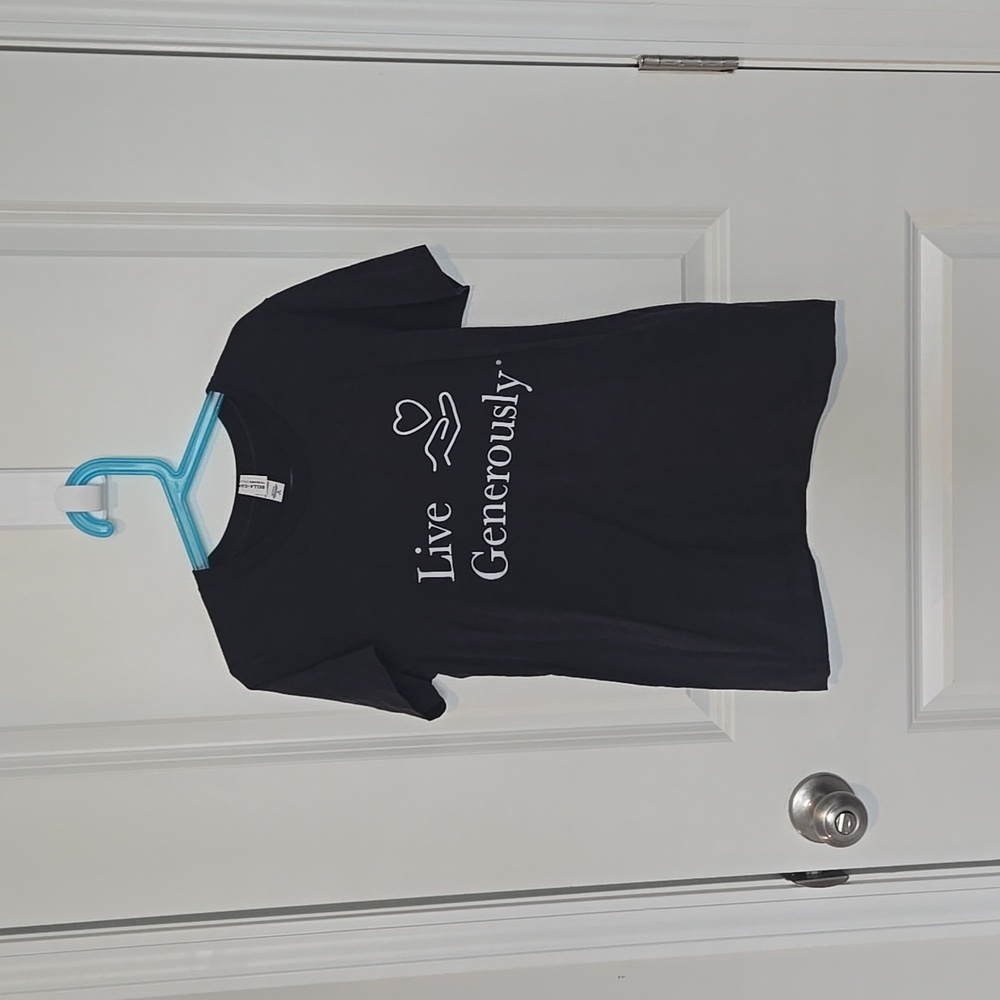 Live Generously short sleeve t-shirt  boys youth Medium